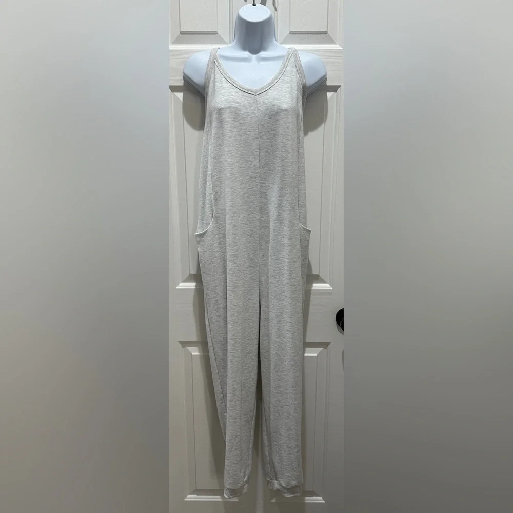 Sincerely Jules Light Gray Knit Jogger Jumpsuit | Size Medium